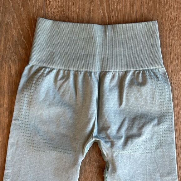 NWOT GYMSHARK LIGHT BLUE LEGGINGS SIZE XS - Picture 6 of 6